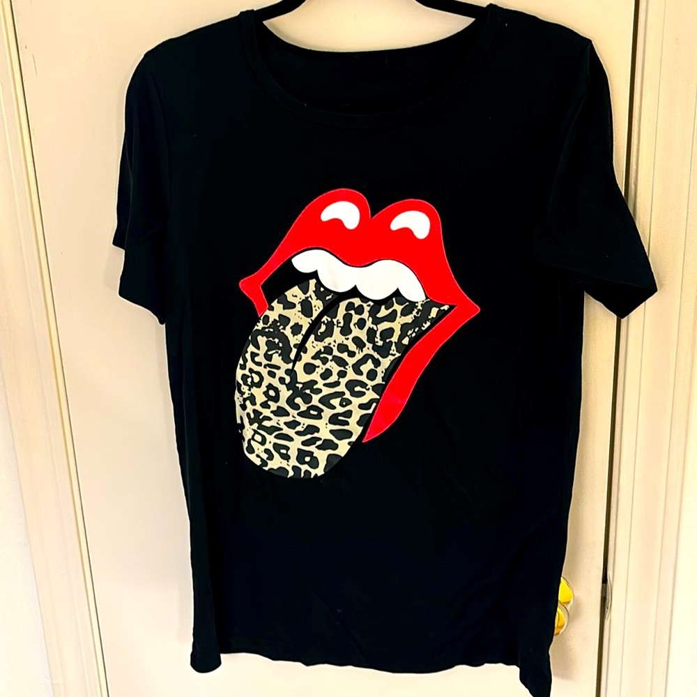 Oversized black T shirt with details never worn size large.